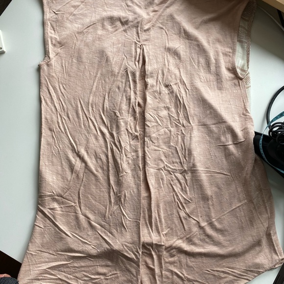 ⭐️SOLD⭐️Anthropologie Flowy Shirt - Picture 5 of 6